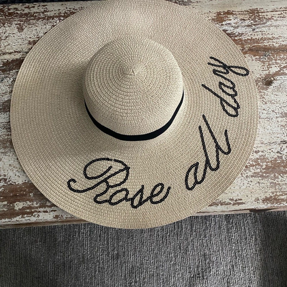 3 item bundle for $15✨create your bundle and send to me 🩷 Rose all day sun hat